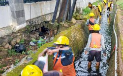 Pemkot Makassar Percepat Penanganan Banjir, Lakukan Pengerukan Drainase di Titik Rawan