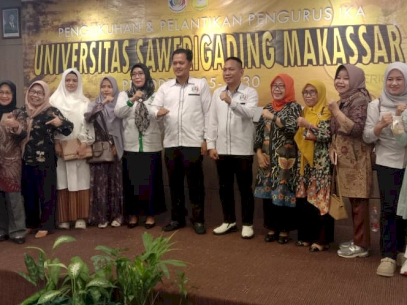 Dilantik Rektor, Anggota DPRD Ismail Jadi Ketua IKA Unsa Makassar
