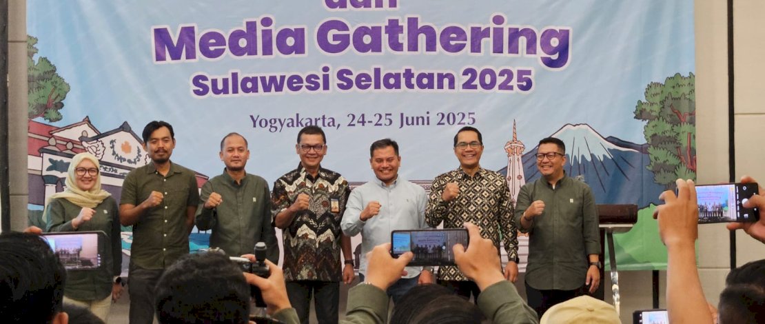 Kepala Deputi Bank Indonesia (BI) Perwakilan Sulawesi Selatan, Wahyu Purnama (tengah), dalam sambutannya pada pelatihan wartawan di Hotel Novotel Malioboro, Yogyakarta, Selasa pagi (24/6/2025).
