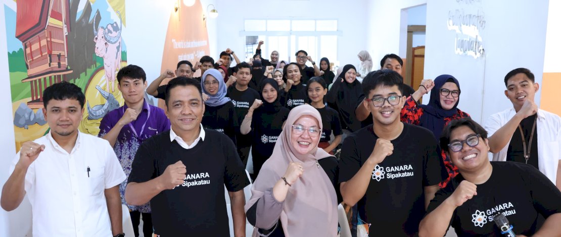 Teh Riri Makassar menggelar program Ganara Sipakatau, yang merupakan seremoni kelulusan bertajuk Graduation Day.
