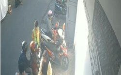 Gara-Gara Parkir, Pengendara Bacok Jukir di Depan Umum