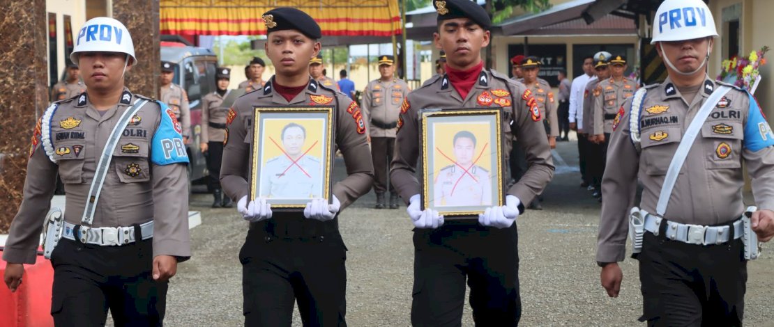 Dua personel Polres Kepulauan Selayar dipecat setelah terbukti melakukan desersi atau tidak melaksanakan tugas dalam kurun waktu tertentu. Dua personel Polres Kepulauan Selayar dipecat setelah terbukti melakukan desersi atau tidak melaksanakan tugas dalam kurun waktu tertentu.