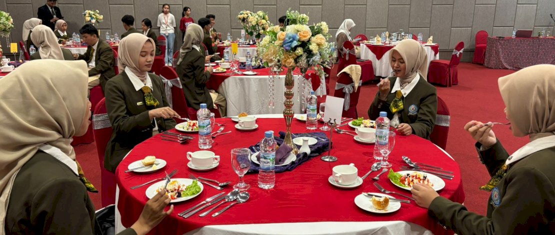 Poltekpar Makassar kembali menggelar kegiatan tahunan Widya Wisata 2025 sebagai bagian dari proses pembelajaran berbasis pengalaman melalui kunjungan langsung ke industri pariwisata.