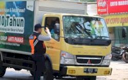 Dishub Makassar Tertibkan Truk Bertonase Berat di Tengah Kota