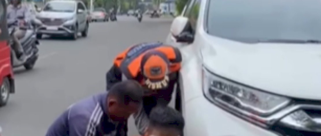 Dishub dan Satlantas Makassar Tertibkan Parkir Liar, 9 Kendaraan Ditilang dan 22 Digembok