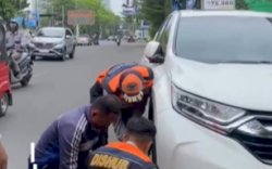 Dishub dan Satlantas Makassar Tertibkan Parkir Liar, 9 Kendaraan Ditilang dan 22 Digembok