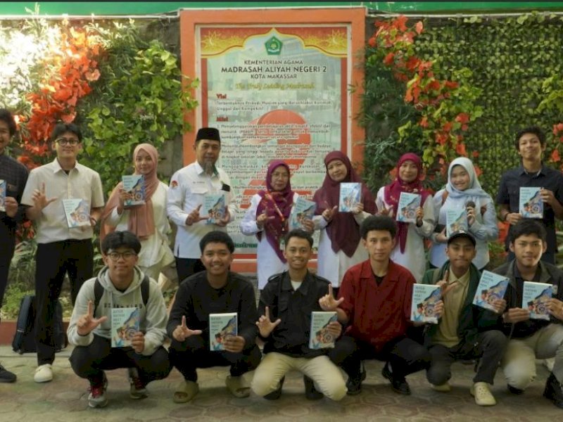 MAN 2 Kota Makassar Luncurkan Buku Bunga Rampai Riset M2M 2025