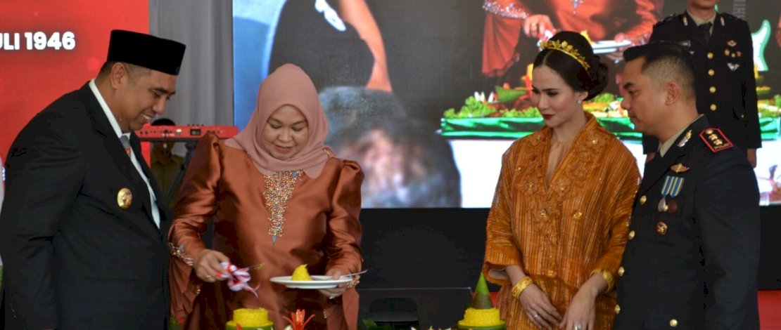HUT ke-79 Bhayangkara di Maros Meriah, Bupati Chaidir Apresiasi Dedikasi Polri HUT ke-79 Bhayangkara di Maros Meriah, Bupati Chaidir Apresiasi Dedikasi Polri