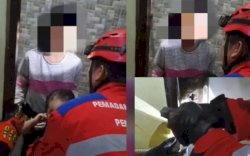 Dua Bocah Terjebak di Kamar Mandi, Damkarmat Makassar Lakukan Evakuasi