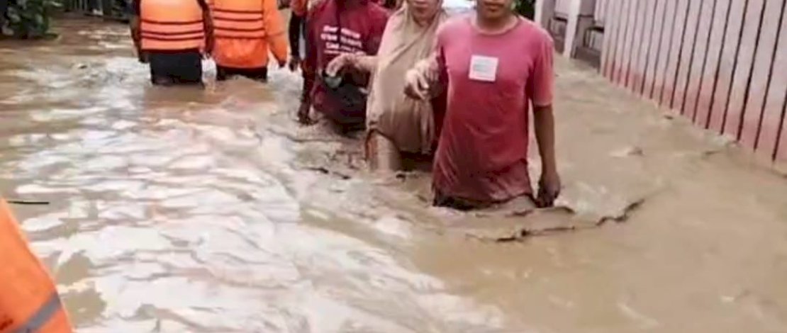 923 KK Terdampak Banjir Bantaeng, Satu Lansia Dirawat di RS