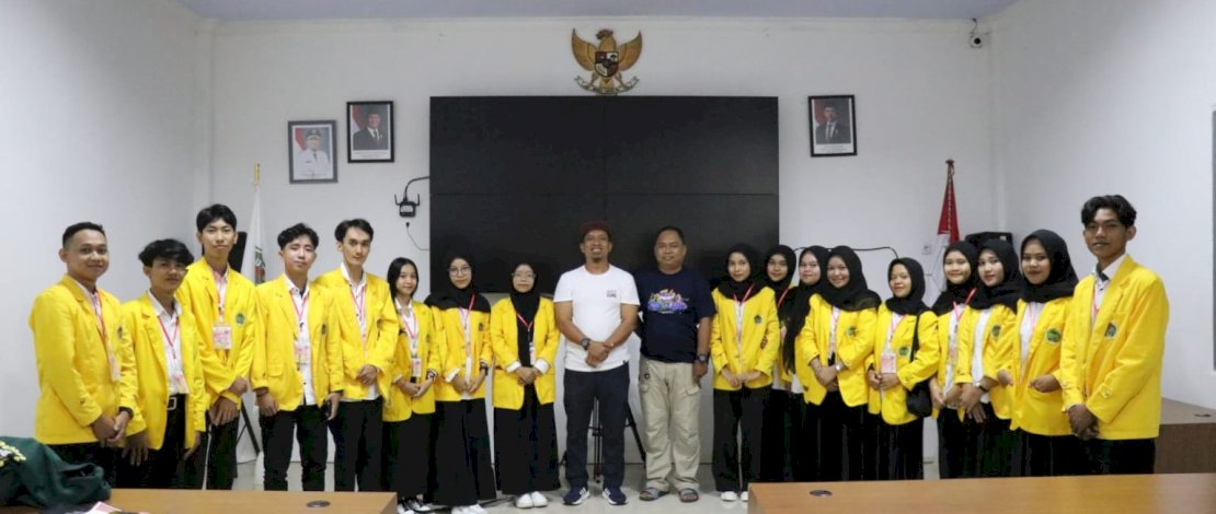 Sebanyak 17 mahasiswa dari Universitas Cokroaminoto Palopo resmi diterima untuk menjalani Praktek Dunia Kerja (PDK) di Dinas Kominfo SP Luwu Timur.
