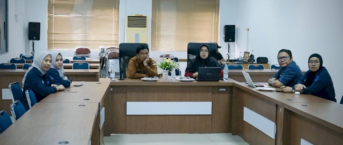 PPID Utama Pemerintah Kabupaten Luwu Timur mengikuti Monitoring dan Evaluasi Keterbukaan Informasi Publik Tingkat Badan Publik secara virtual zoom, di Media Center Dinas Kominfo-SP Luwu Timur, Jumat, 23 Mei 2025. PPID Utama Pemerintah Kabupaten Luwu Timur mengikuti Monitoring dan Evaluasi Keterbukaan Informasi Publik Tingkat Badan Publik secara virtual zoom, di Media Center Dinas Kominfo-SP Luwu Timur, Jumat, 23 Mei 2025.