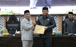 Bupati Luwu Timur Serahkan 5 Ranperda di Paripurna DPRD