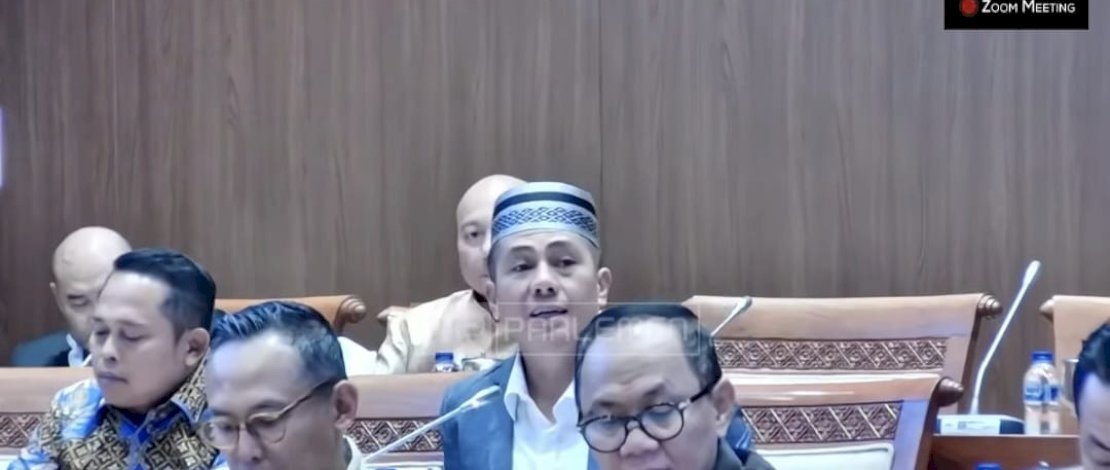 Deng Ical dalam Rapat Dengar Pendapat (RDP) bersama Menteri Komdigi, Dewan Pers, KPI, KIP di Kompleks Senayan RI, Senin, 7 Juli 2025. Deng Ical dalam Rapat Dengar Pendapat (RDP) bersama Menteri Komdigi, Dewan Pers, KPI, KIP di Kompleks Senayan RI, Senin, 7 Juli 2025.