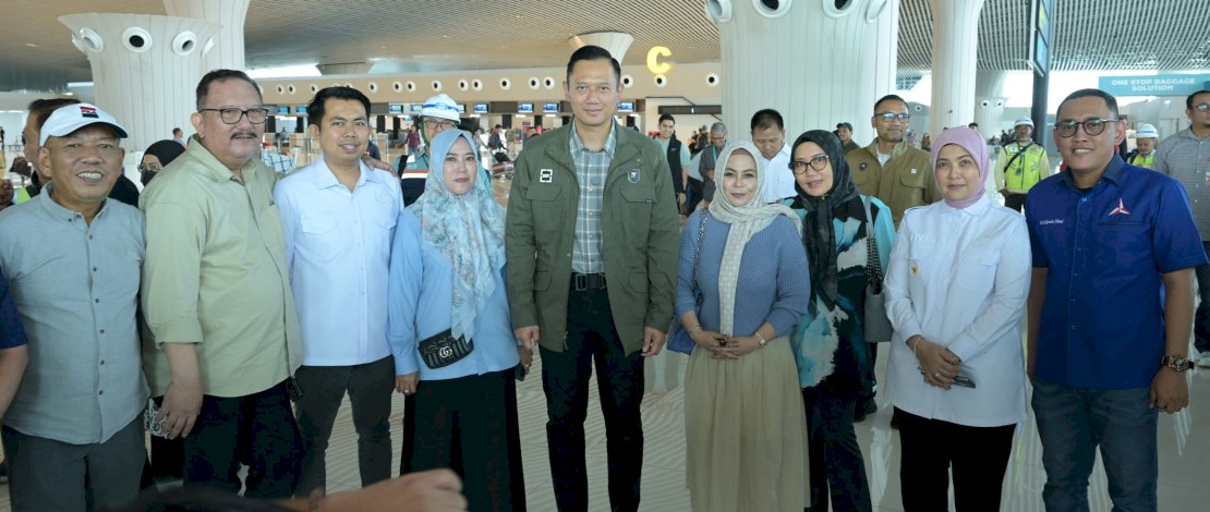 Aliyah Mustika Ilham Perkuat Sinergi Pusat dan Daerah dalam Peninjauan Bandara Sultan Hasanuddin Aliyah Mustika Ilham Perkuat Sinergi Pusat dan Daerah dalam Peninjauan Bandara Sultan Hasanuddin