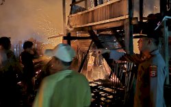 Personil Polres Jeneponto Laksanakan Patroli Hingga Bantu Evakuasi Warga Terdampak Kebakaran