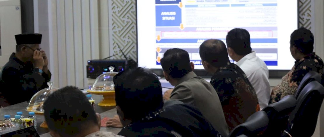 Expose draft feasibility study pembangunan RSUD Malili, yang dipimpin langsung Bupati Luwu Timur, Irwan Bachri Syam, didampingi Wakil Bupati Puspawati Husler, di Ruang Rapat Pimpinan Kantor Bupati, Kamis, 10 Juli 2025.