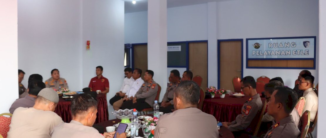 AKBP Didid Imawan langsung mengumpulkan seluruh jajarannya di hari pertamanya bertugas sebagai Kapolres Kepulauan Selayar.