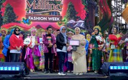 Fashion Week Beautiful Malino 2025: Cora’ La’ba Tampil Memukau di Panggung Budaya