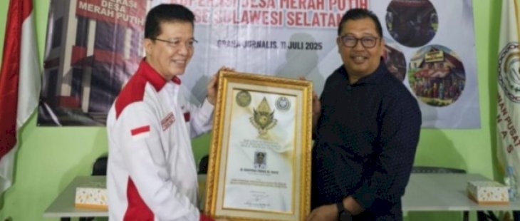 Bupati Takalar Raih Penghargaan Nasional atas Inovasi Ekonomi Desa melalui Koperasi Merah Putih