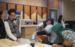 Mahasiswa Poltekpar Makassar Gelar Pelatihan Hospitality untuk Masyarakat