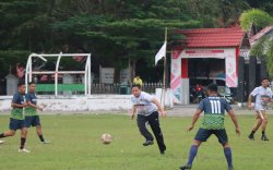 Laga Eksibisi, Tim Sepak Bola Polres Selayar vs Kodim 1415 Berakhir Imbang