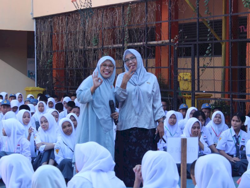 MPLS Hari Ketiga di SMAN 3 Makassar Hadirkan Alumni Berprestasi, Yeni Rahman: Keberanian Bertanya adalah Awal dari Kesuksesan