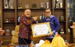 Jeneponto Raih Opini WTP, Kanwil DJPb Sulsel Serahkan Penghargaan Langsung ke Bupati