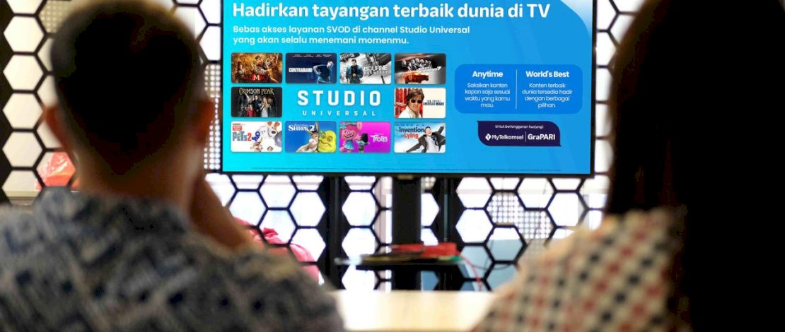 Studio Universal di IndiHome TV_1a-1b: Pelanggan IndiHome TV kini dapat menikmati ragam konten Studio Universal di channel 600 dan video-on-demand section IndiHome TV. 