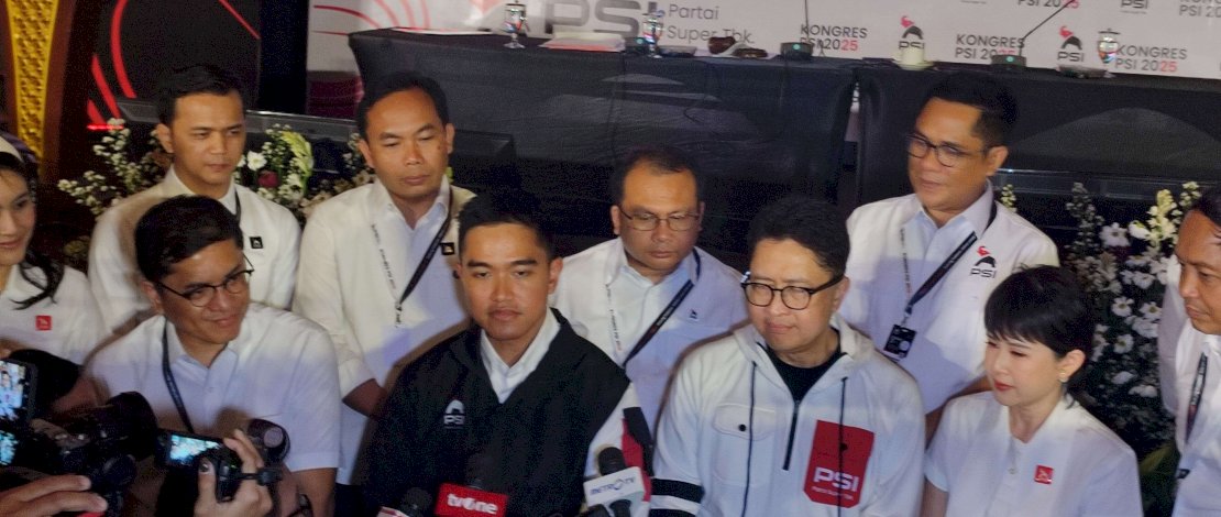 Kaesang Pangarep memberikan keterangan pers usai terpilih kembali sebagai Ketua Umum PSI.