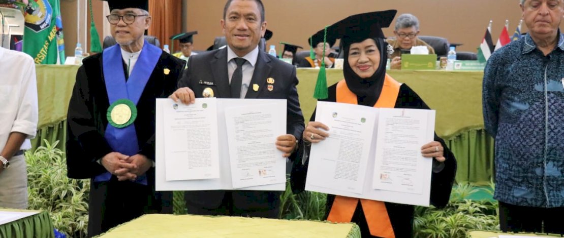 Bupati Irwan Bachri Syam menerima penghargaan sebagai Alumni Berprestasi dari Universitas Muslim Indonesia (UMI) Makassar, kampus yang telah melahirkan banyak tokoh bangsa. Bupati Irwan Bachri Syam menerima penghargaan sebagai Alumni Berprestasi dari Universitas Muslim Indonesia (UMI) Makassar, kampus yang telah melahirkan banyak tokoh bangsa.