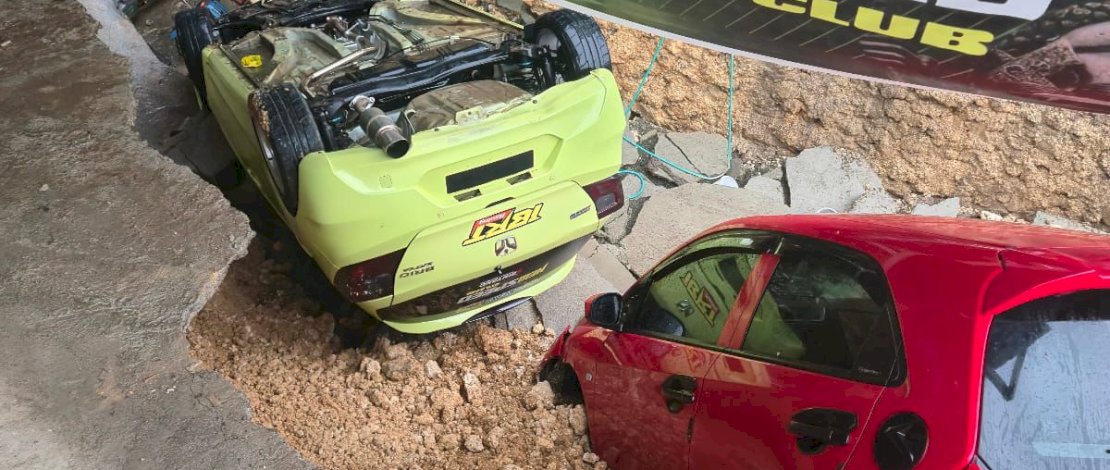 Tiga Mobil Terperosok Akibat Longsor di Bone