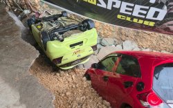 Tiga Mobil Terperosok Akibat Longsor di Bone