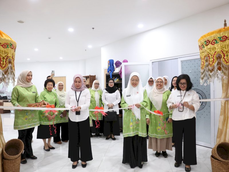 Dekranasda Makassar Buka Ruang Kreatif bagi Perajin Perempuan Lewat Pelatihan Menjahit
