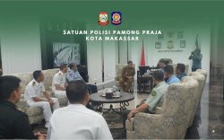 Plt Kasatpol PP Makassar Dampingi Wali Kota Terima Audiensi Siswa SESKO di Balaikota