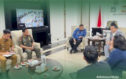 Pemkot Makassar Bersama Hotel Novotel Siap Gelar Aksi Bersih Pantai Losari Peringati World Ocean Day 2025