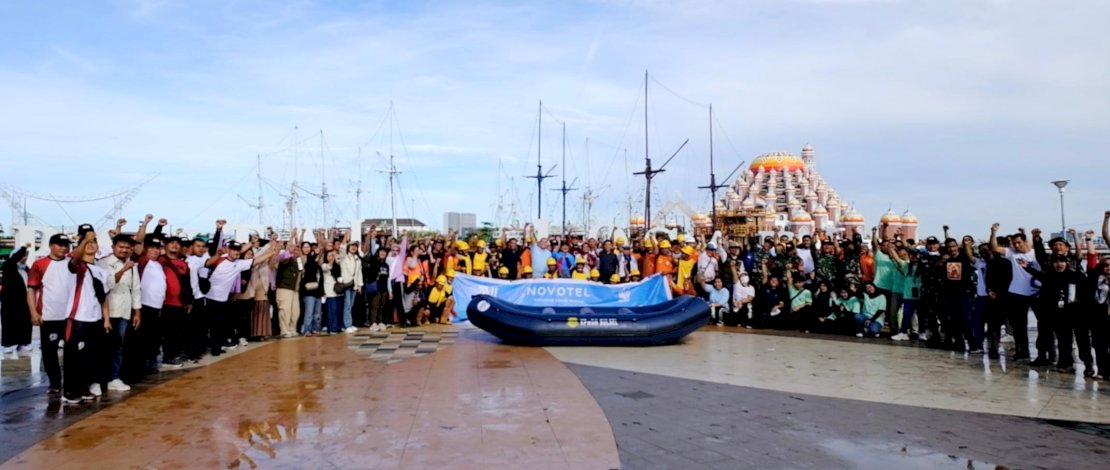 Satpol PP Kota Makassar Turunkan 100 Personel Dukung Aksi Bersih Pantai Losari Peringati World Ocean Day 2025