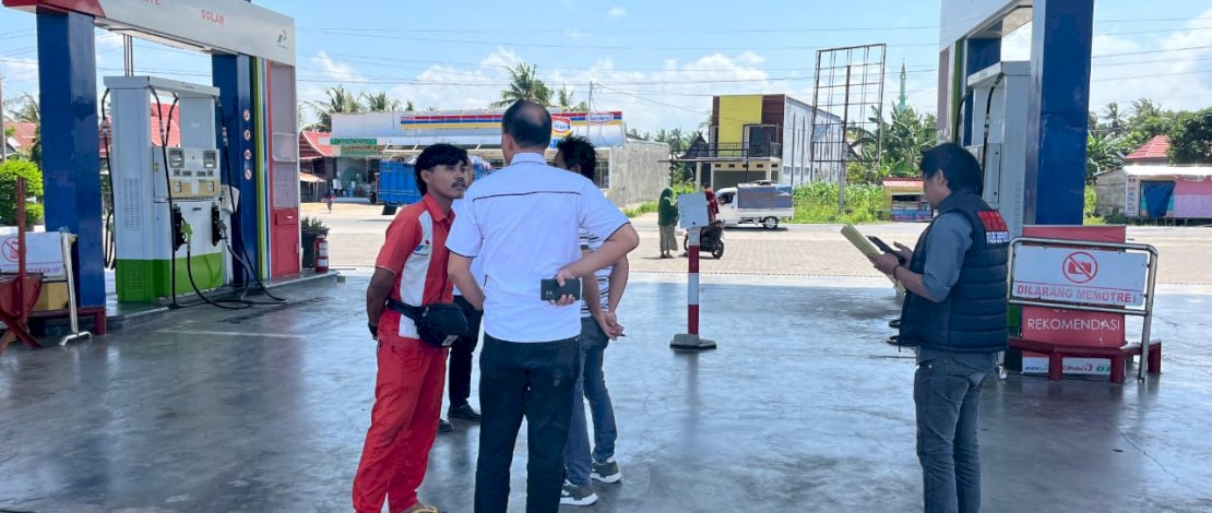 Polres Jeneponto melalui Unit Tindak Pidana Tertentu (Tipidter) Sat Reskrim bersama Unit Ekonomi Sat Intelkam melakukan pengawasan terhadap aktivitas pendistribusian BBM di sejumlah Stasiun Pengisian Bahan Bakar Umum (SPBU) di wilayah Kabupaten Jeneponto.