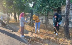 Satpol PP Makassar Turut Sukseskan Aksi Jum&rsquo;at Bersih di Anjungan Pantai Losari
