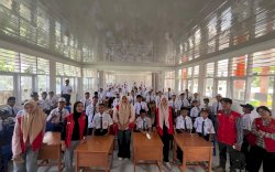 Mahasiswa KKN Unhas Edukasi Siswa SMP di Gantarang soal Gizi dan Pola Makan Sehat