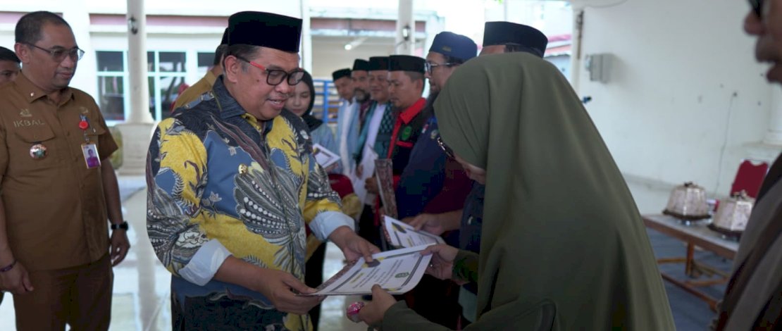 Bupati Takalar Daeng Manye saat bersilaturahmi dengan Guru TK/TPA se Kabupaten Takalar di Baruga Panrannuangku, Selasa, 29 Juli 2025. Bupati Takalar Daeng Manye saat bersilaturahmi dengan Guru TK/TPA se Kabupaten Takalar di Baruga Panrannuangku, Selasa, 29 Juli 2025.