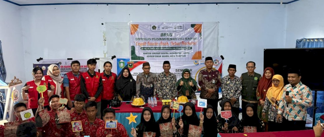 Mahasiswa KKN Unhas Ajak Remaja Parepare Tunda Nikah Demi Cegah Stunting Mahasiswa KKN Unhas Ajak Remaja Parepare Tunda Nikah Demi Cegah Stunting
