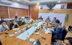 Optimalkan Penggunaan Daya Listrik, Bupati Irwan Bachri Syam Temui Petinggi PLN Sulselrabar