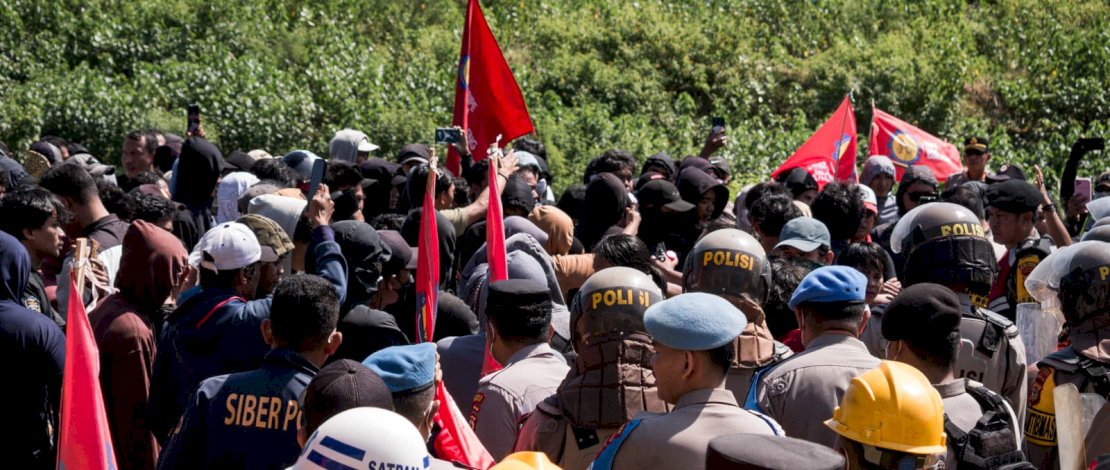 Setelah 16 hari menggelar aksi pendudukan di kawasan PT Huadi Nickel Alloy, buruh yang tergabung dalam Serikat Buruh Industri Pertambangan Energi (SBIPE) Bantaeng akhirnya berhasil mendorong terciptanya perundingan tripartit bersama perusahaan dan pemerintah, yang menghasilkan sejumlah kesepakatan penting.