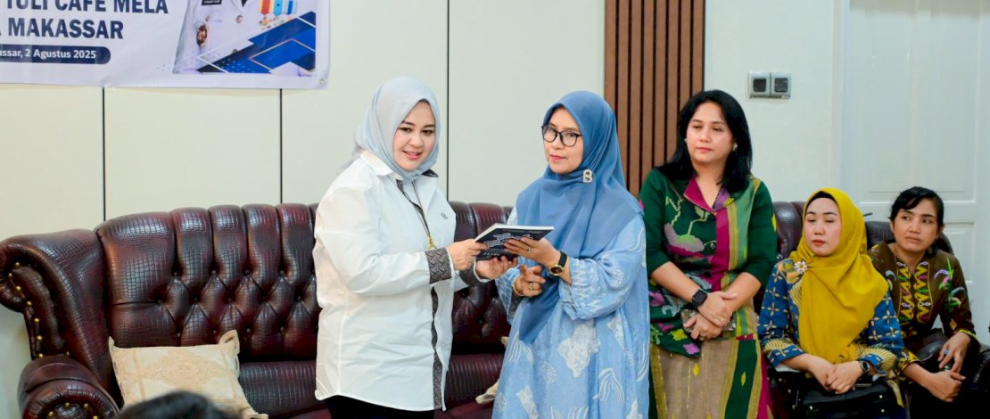 Wakil Gubernur Sulawesi Selatan, Fatmawati Rusdi, menyambangi dua titik inspiratif di Kota Makassar: Donat Tuli Café Mella dan Rumah Qur’an Tuli Nur Afiah. Dua tempat ini bukan sekadar ruang usaha atau pendidikan, melainkan simbol nyata kemandirian komunitas tuli.