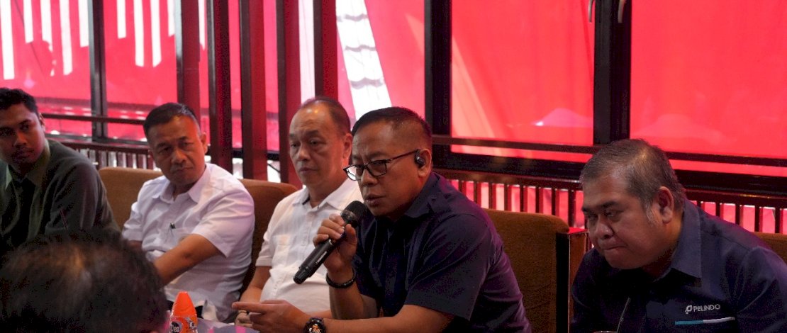Coffee Morning yang digelar Pelindo Group Wilayah Kerja Makassar bersama Dewan Pengurus Wilayah Asosiasi Logistik dan Forwarder Indonesia (DPW ALFI/ILFA) Sulselbar serta Dewan Pengurus Cabang Indonesia National Shipowners Association (DPC INSA) Makassar, di Fireflies Coffee Pattimura, Selasa (5/8/2025). Coffee Morning yang digelar Pelindo Group Wilayah Kerja Makassar bersama Dewan Pengurus Wilayah Asosiasi Logistik dan Forwarder Indonesia (DPW ALFI/ILFA) Sulselbar serta Dewan Pengurus Cabang Indonesia National Shipowners Association (DPC INSA) Makassar, di Fireflies Coffee Pattimura, Selasa (5/8/2025).