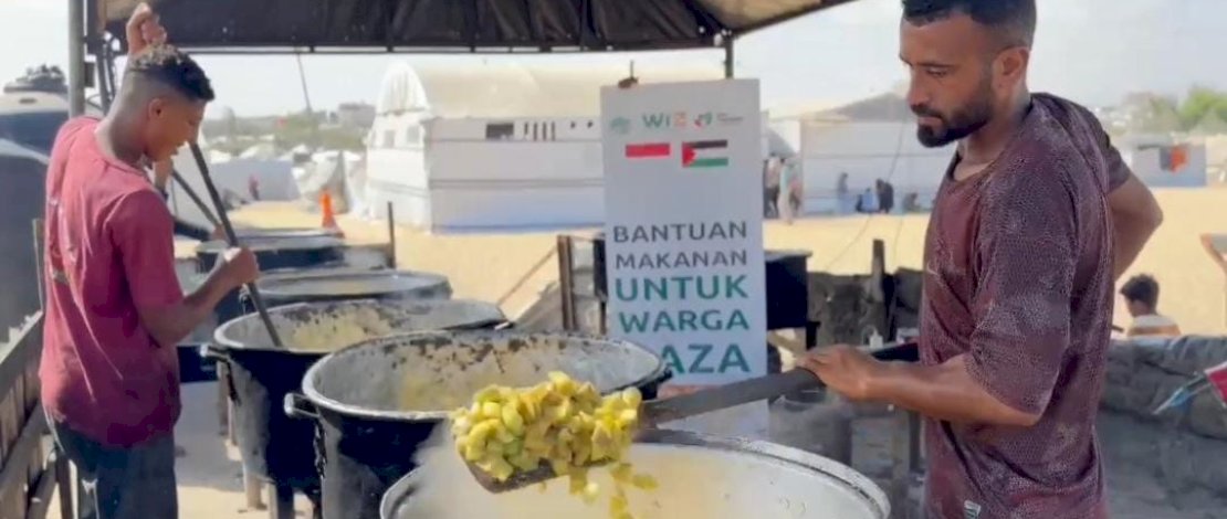 WIZ dan KITA Palestina bekerja sama dengan mitra lokal menyalurkan bantuan makanan kepada 110 keluarga di wilayah Mawasi, Khan Yunis.