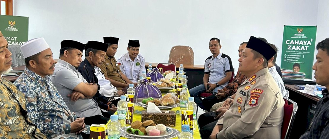 Kapolres AKBP Didid Imawan bersilaturahmi ke pengurus Majelis Ulama Indonesia (MUI) Kabupaten Kepulauan Selayar, Selasa, 5 Agustus 2025.