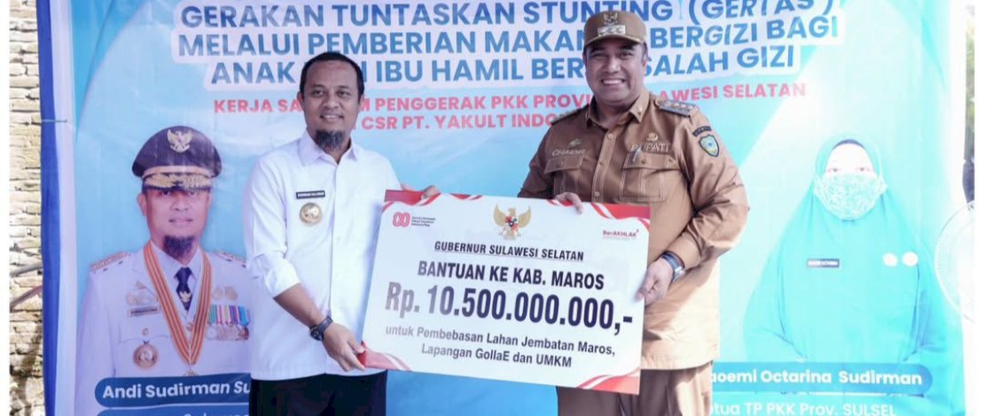 Gubernur Sulsel Andi Sudirman Sulaiman menyerahkan bantuan keuangan sebesar Rp10,5 miliar kepada Pemerintah Kabupaten Maros untuk pembangunan sektor infrastruktur jembatan dan lapangan sepak bola.
