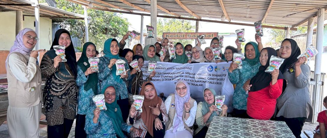 Tim Pengabdian DPPM UMI mengajarkan ibu-ibu PKK di Takalar, mengolah tanaman lokal menjadi makanan yang bermanfaat untuk mencegah stunting. Tim Pengabdian DPPM UMI mengajarkan ibu-ibu PKK di Takalar, mengolah tanaman lokal menjadi makanan yang bermanfaat untuk mencegah stunting.